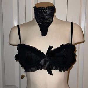 Sexy black lace bra and thong set La Senza bra & thong pair pre owned B34 and XS
